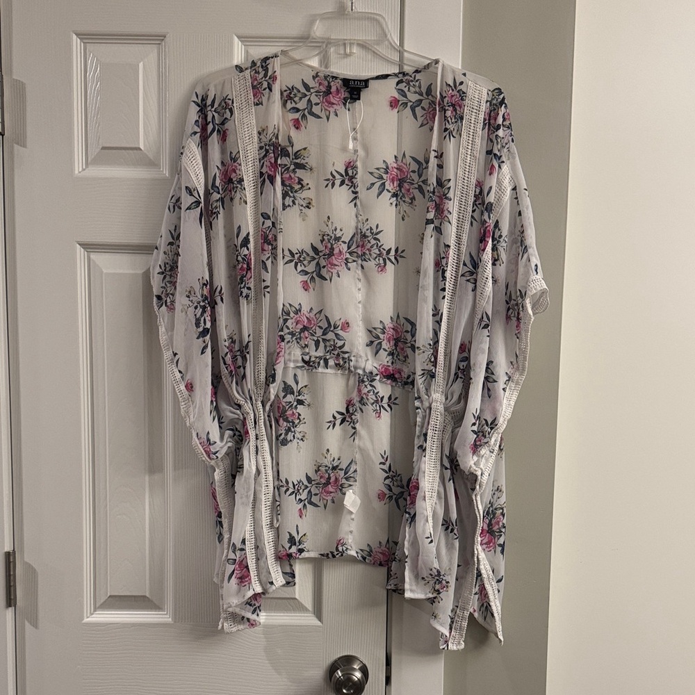 a.n.a White Floral Kimono. NWOT